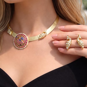 パール付きゴールドインドチョーカーネックレスセット｜寺院風ブライダルジュエリーセット｜伝統的な南インドのウェディングジュエリー｜エスニックゴールドチョーカーセット