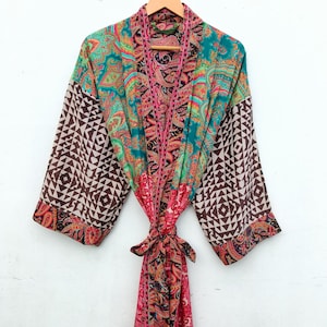 Kimono de seda india reciclado, gabardina larga de patchwork con estampado paisley color verde azulado, cárdigan largo estilo bohemio.