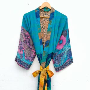 Kimono de seda crepé, chaqueta larga floral con retazos, bata de baño estilo bohemio indio.