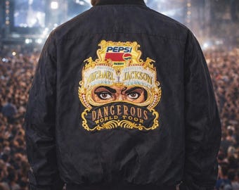 Micheal Jackson Dangerous World Tour Bomber zwarte varsity jas grafische varsity jas vintage stijl jaren 90 muziek merchandise collectible outfit