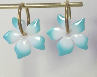 Interchangeable Aurora flower charms (25 mm) and stainless steel hoop earrings
