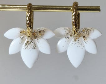 pampilles interchangeables en résine fleur de lotus et créoles acier inoxydable