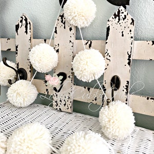 Guirlande de pompons en fil IVOIRE - Bébé - Guirlande de pompons de mariage ivoire pour décoration de mariage 6 pieds