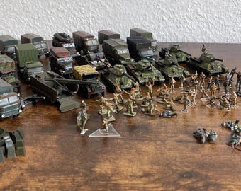 Military Model Lot HO Scale 1/87 with 15 Vehicles 6 Tanks and 72 Soldier Figures Diorama Model Making Hand Painted