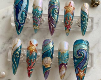 Unhas Postiças 3D com Efeito Vitral Subaquático | Arte de Unhas Iridescentes com Tubarão e Estrela-do-Mar