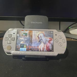 PSP 2000 Handheld Console modded with 128GB Storage – Portable Retro Gaming System – Charger & Battery