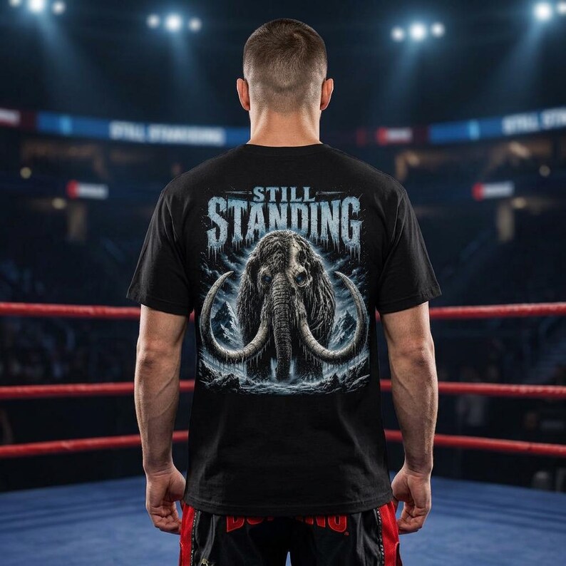 Still Standing Mammoth T-shirt, skjorta i bekväma färger, Ice Age Beast Heavyweight Vintage, förhistoriskt djurtryck på ryggen, avslappnad passform i streetwear bild 1