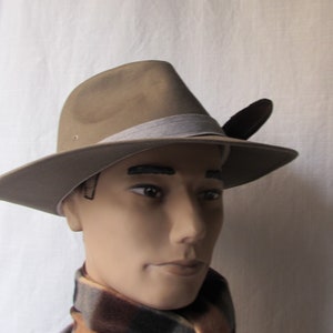 HAT All Weather M&S LONDON  Fedora crushable travel rain mens hat feather in band dark Khaki brown