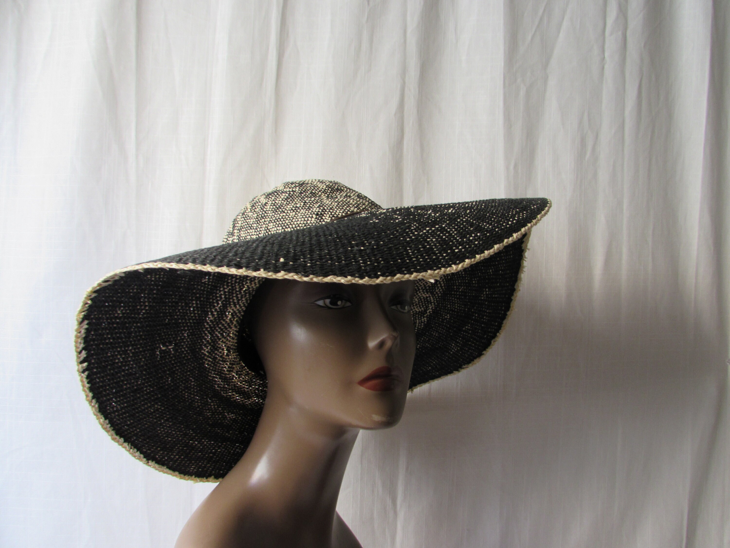 HAT SUMMER SHADE Angela \u0026 William 