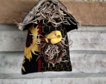 Mini Stuffed Bird House: Sunflower Print, Chicken Wire, Moss Wreath