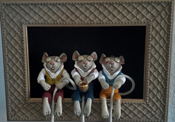 3 Blind Micesculpted Figures Dolls In Shadowbox Etsy