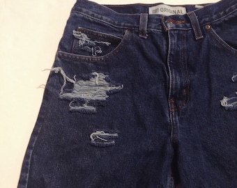 ダメージ加工のダークウォッシュデニムショートパンツ：ヴィンテージカットオフ、メンズサイズ30ウエスト