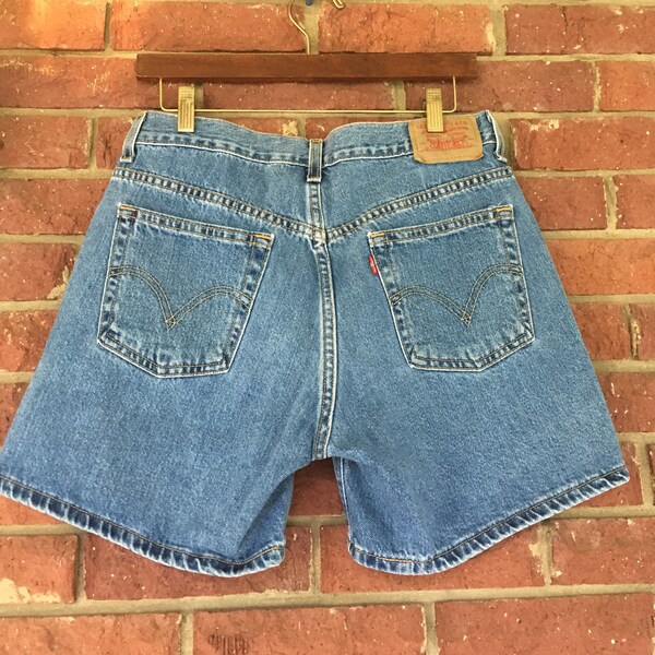 Vintage Levi’s shorts, 90s mom jeans, Levi Strauss, sz 10 MIS, retro denim, vtg 1990s fashion, 80s 90s, medium wash, red tab levis, hipster