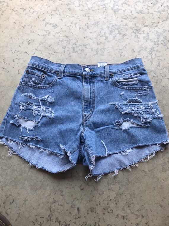 vintage distressed levi shorts