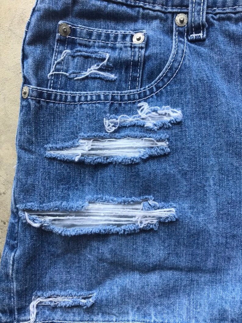 Women shorts vintage 80s 90s destroyed distressed sz 10 11 12 summer vacation beach Jordache ripped sustainable clothing high waisted