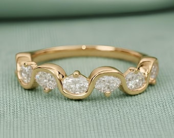 Alternating Oval Moissanite Wedding Band, Solid Gold Eternity Band, Dainty Stackable Ring, Bridal Anniversary Band, Wave Diamond Band