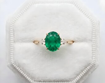 Oval Emerald Engagement Ring with Side Two Pear Diamonds, Three Stone Gold Ring, May Birthstone Ring, Dainty Promise Ring, Bridal Jewellry