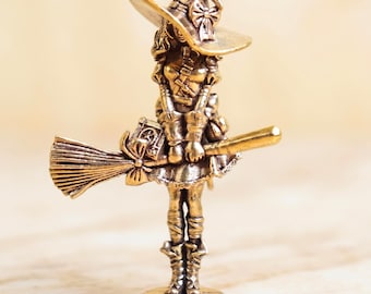 Figura de bruja vintage de latón, estatua de bruja de latón macizo, escultura gótica de metal, regalo de arte fantástico hecho a mano, decoración de escritorio coleccionable