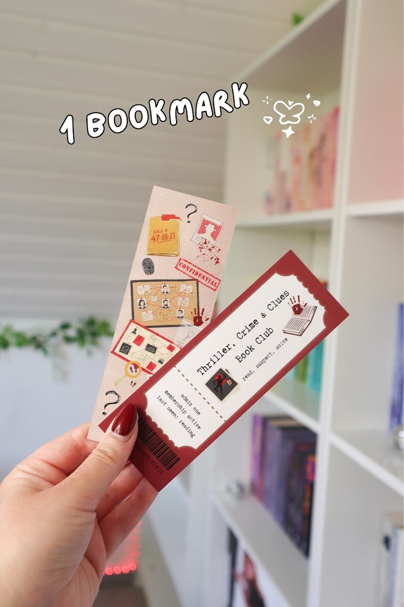 Puede incluir: Dos marcap&aacute;ginas rectangulares de papel con gr&aacute;ficos de misterio. Uno muestra un tablero de investigaci&oacute;n criminal, una huella dactilar y un sello de confidencial. El otro es rojo oscuro con el texto Thriller, Crime & Clues Book Club.