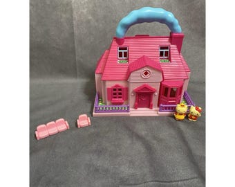 Casa de muñecas portátil vintage de Hello Kitty con figuras y muebles de Sanrio (caja azul)