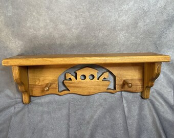 Estante de pared vintage de madera hecho a mano con forma de corazón calado, Arca de Noé, con 2 clavijas, para habitación infantil.
