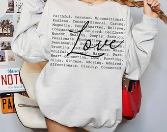Palabras de amor SVG PNG, archivo de corte de San Valentín de moda, sudadera romántica SVG, tipografía de fuente de escritura estética, diseño de superposición de corazón Cricut PNG