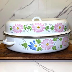 Vintage Enamelware Oval Roaster, Hand-Painted Daisy Floral Covered Baking Dish