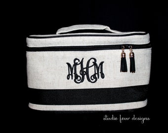 Monogram Cosmetic Case | Gift for the Traveler | Bridal Party Gift | Bridesmaid Gift | Graduation Gift | Monogram Makeup Bag | Travel Case