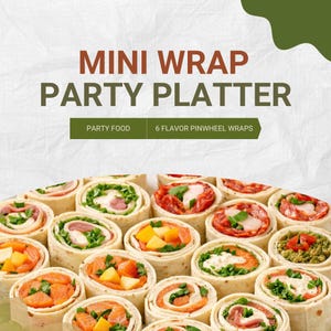 Puede incluir: Una bandeja de fiesta con mini wraps en espiral, que muestra seis combinaciones de sabores diferentes. Los wraps están dispuestos en un patrón circular, con los rellenos visibles en cada rollo. La imagen incluye el texto "Mini Wrap Party Platter" y "Party Food".