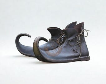 Medieval Leather Poulaines – Handmade Curved Toe Boots – Renaissance Historical Footwear – Gothic / LARP / Cosplay Shoes