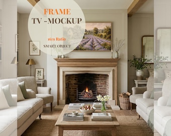 Samsung Frame TV Mockup, 16: 9 Ratio TV Art Display, Luxus Englisch Cottage Wohnzimmer Kamin, PSD Smart Objekt, Neutral Home Mockup Psd
