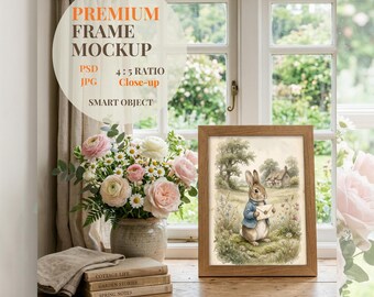 Eichenrahmen Mockup PSD, Gemütliches Wohnzimmer Kunst Display, Holzcouchtisch, Cottagecore Wohnkultur, Vertikales Smart Objekt Digitaler Download
