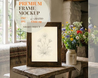 Rustikaler Holzrahmen Mockup PSD, Bilderrahmen aus dunkler Eiche auf Bauernhaus Tisch, Cottagecore Art Display Mockup, Vertikales Smart Objekt Mockup JPG