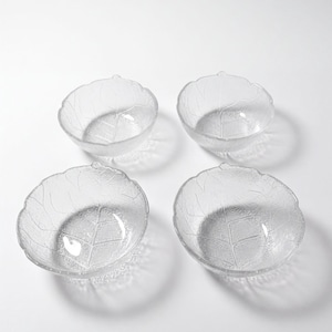 Set di 4 ciotole in vetro Arcoroc vintage con motivo a foglie di pioppo tremulo.