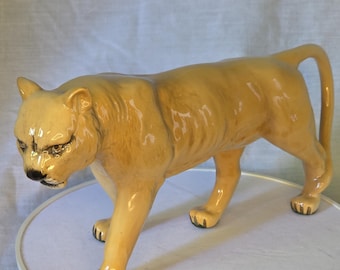 Vintage Beswick England Lioness Figurine – Large Ceramic Big Cat Ornament – Mid Century British Pottery