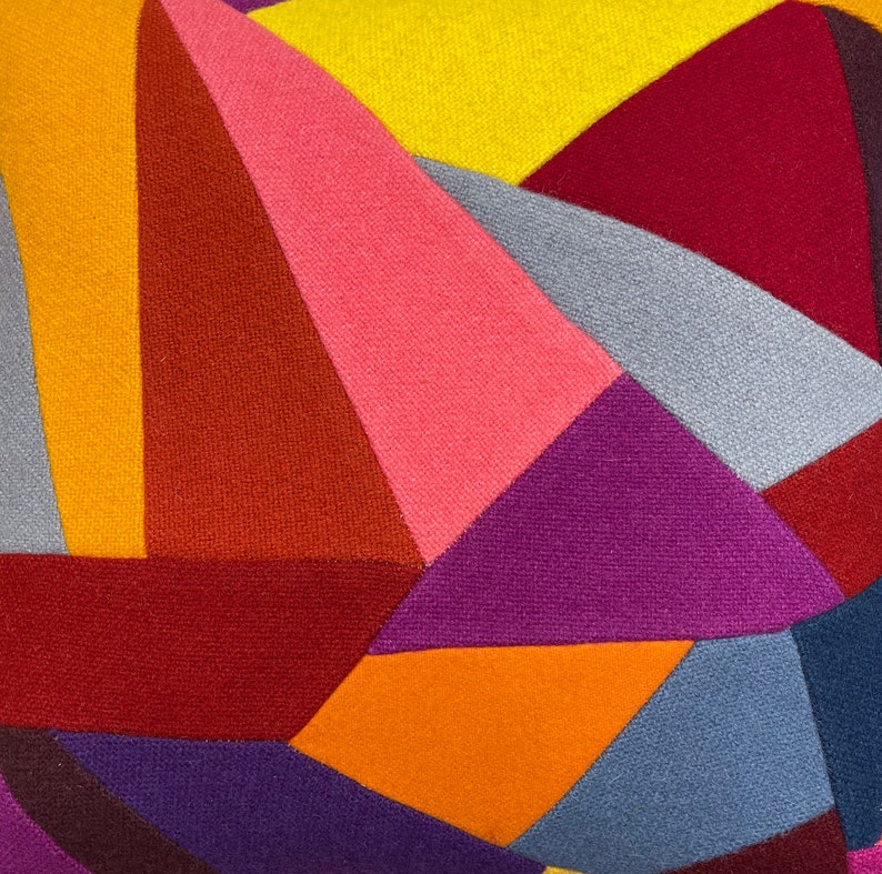 Housse de coussin patchwork géométrique surcyclé, jeté, housse de coussin, modèle unique, couleurs vives, fabriqué à Paris image 4