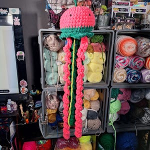 Crochet Jellyfish Plush – Hanging Ocean Decor, Soft Amigurumi Jellyfish