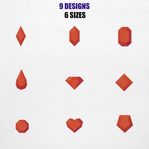 Peut inclure: Présentation de neuf modèles de pierres précieuses rouges de formes variées, dont des diamants, des gouttes et des cœurs. Le texte "9 DESIGNS 6 SIZES" est affiché, indiquant les options disponibles.