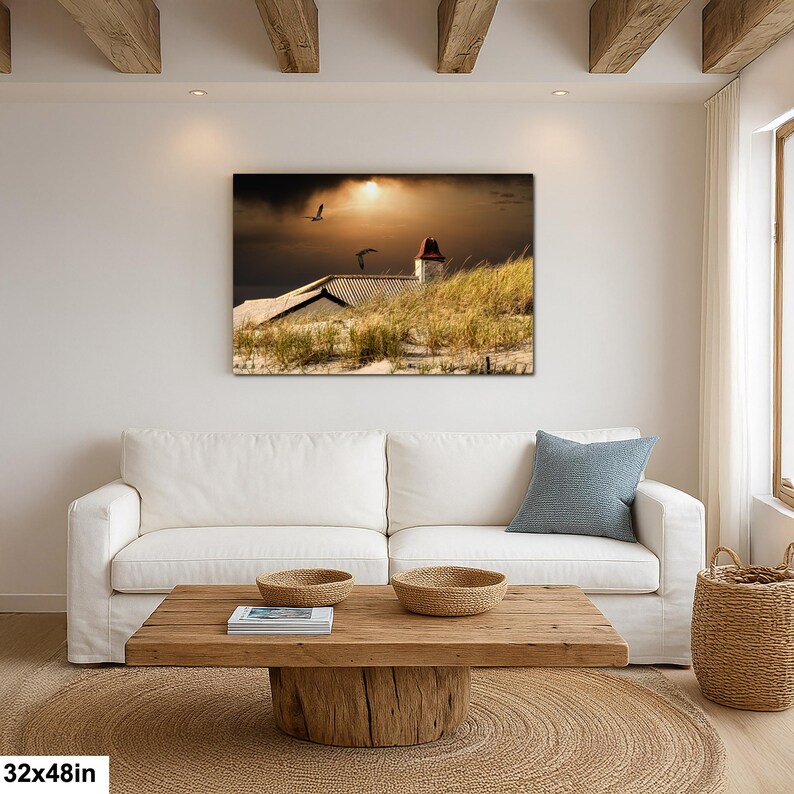 Cielos sombríos y dunas azotadas por el viento: la naturaleza reclama el protagonismo en la fotografía de paisajes. 32x48”