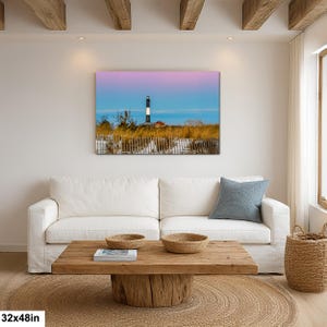 Op de afbeelding: Een set van drie keramische mokken met een gespikkelde, matte afwerking. De mokken zijn in cr&egrave;me, lichtgrijs en donkergrijs. Elke mok heeft een eenvoudig, minimalistisch ontwerp, perfect voor koffie of thee.