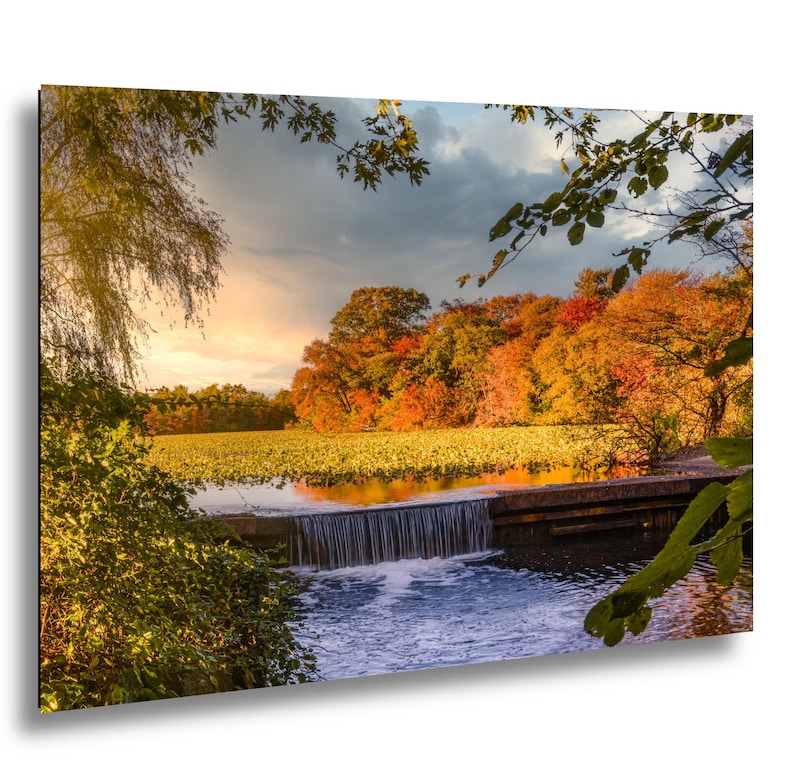 Herbst Wasserfall Szene am Smith Pond | Herbstlaub Landschaft Spiegelung | Long Island Naturfotografie Bild 1