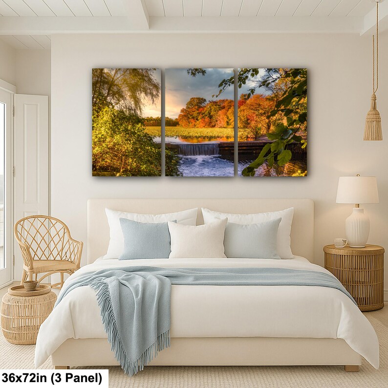 Herbst Wasserfall Szene am Smith Pond | Herbstlaub Landschaft Spiegelung | Long Island Naturfotografie 36x72” (3 panels)
