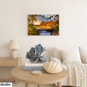 Herbst Wasserfall Szene am Smith Pond | Herbstlaub Landschaft Spiegelung | Long Island Naturfotografie 20x30”