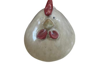Figura de pollo gordo de cerámica estilo vintage, decoración de granja, color crema y rojo, 6 pulgadas