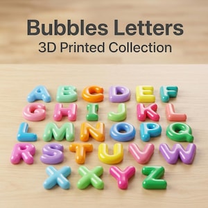 Könnte beinhalten: Eine Sammlung von 3D-gedruckten Buchstaben in einer Blasen-Schriftart in verschiedenen leuchtenden Farben wie Pink, Blau, Grün, Orange, Gelb und Lila. Der Text Bubbles Letters 3D Printed Collection ist darüber abgebildet.
