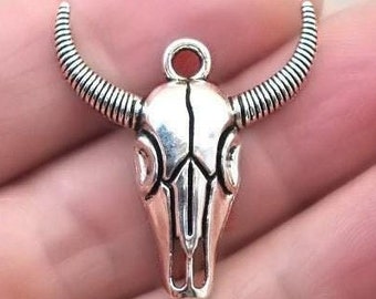 Bull Skull Charms, Cattle Skull pendant beads, up to 15 pcs, Antique Silver 28X31mm CM1333S