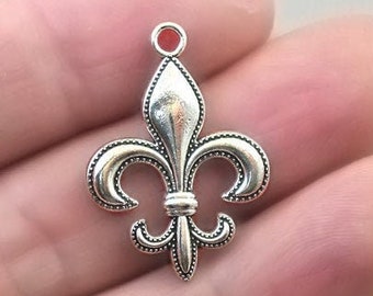 Fleur de Lis Charms, French Lily Flower pendant beads, up to 12 pcs, Antique Silver 20X29mm CM1509S