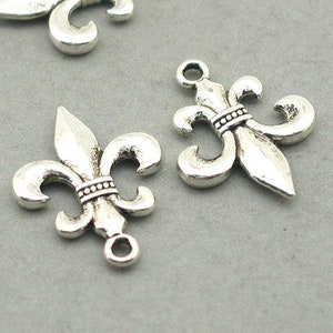 Fleur de Lis Charms, French Lily Flower pendant beads, up to 30 pcs, Antique Silver 16X20mm CM0981S