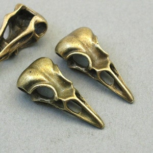 Bird Skull Charms, Raven Skull 3D pendant beads, up to 10 pcs, Antique Bronze 15X32mm CM1444B