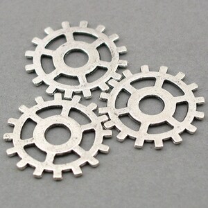 Gear Charms, Steampunk Gear pendant beads, up to 25 pcs, Antique Silver 25mm CM0562S